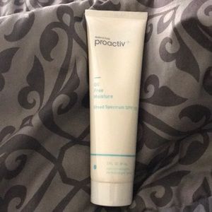 2 Proactiv+ Oil Free Moisture *NEW*